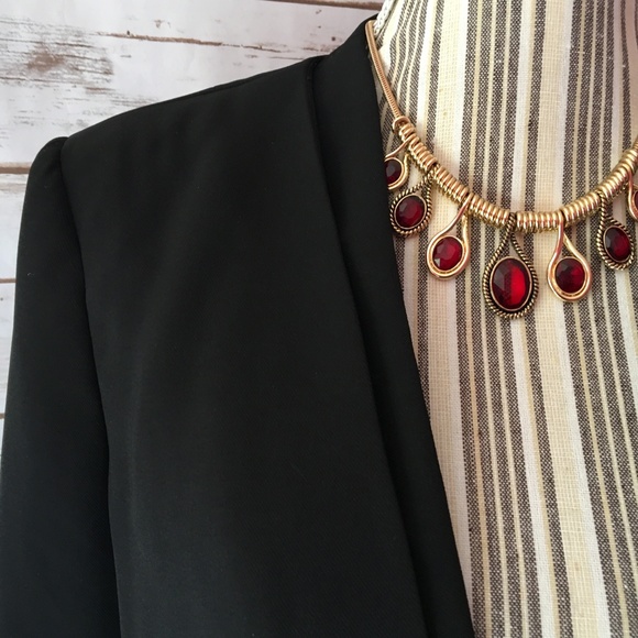 NWOT WHBM Black Cropped Drape Jacket Blazer S. 10 - Picture 5 of 9